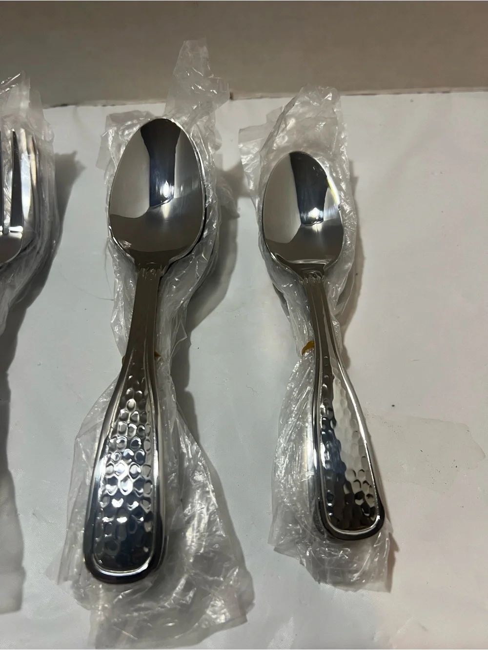 St. James Hammered 40pc Hi Quality 18/10 Stainless Steel Flatware For 8